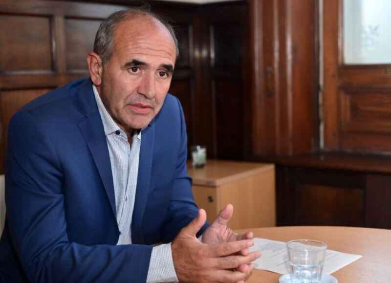 ¿Así se gasta el presupuesto de la educación? la UNLP derrocha 60 millones de pesos en una obra de la municipalidad de Rosario