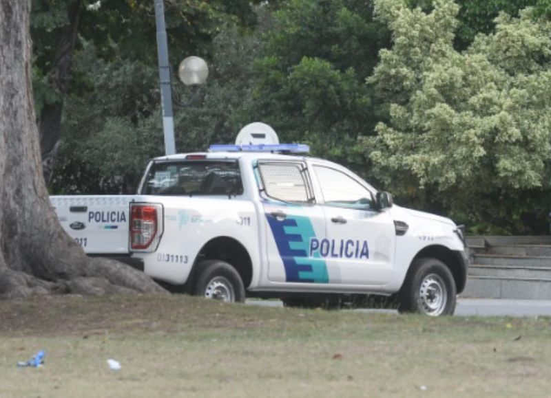 Un hombre asesinó a palazos a una mujer transgenero en Ensenada y fue descubierto a metros del cuerpo
