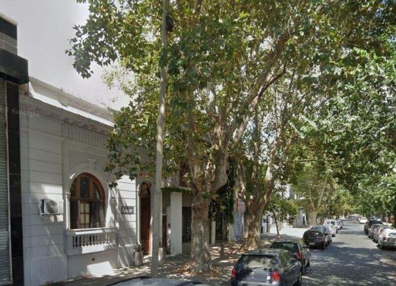 Violento asalto a estudiante universitaria: ladrón la amenaza y la deja atada tras robarle los ahorros que tenía para poder pagar el alquiler