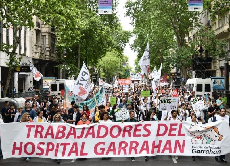Crisis salarial en el Hospital Garrahan: Empleados inician un paro total de 48 horas