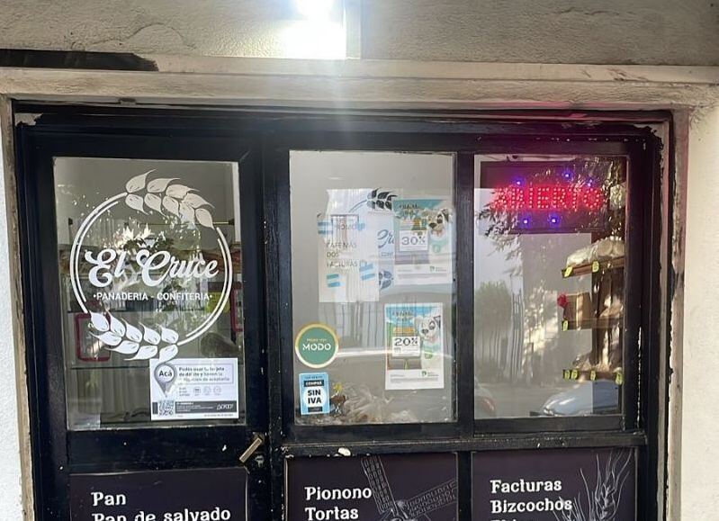 Clausuran panadería en La Plata por falta de higiene y condiciones insalubres: cucarachas en los mostradores y productos en mal estado