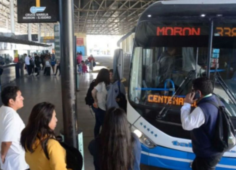Los choferes del TALP iniciaron un paro sorpresivo tras la agresión a uno de los conductores