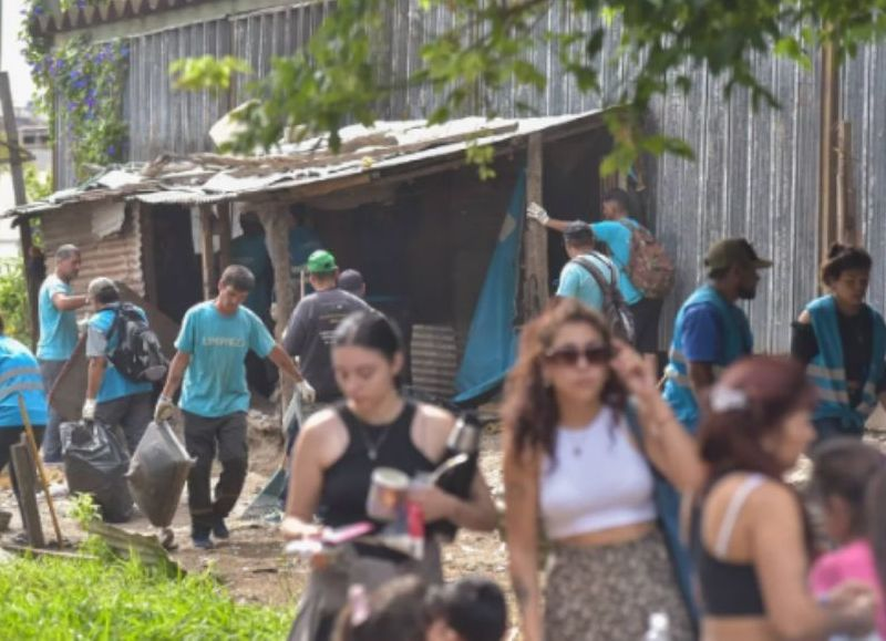 Finalizó la relocalización de las familias de La Plata que vivían en el barrio Las Vías del Bosque