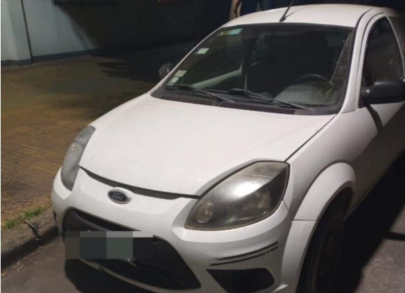 La Plata: Menores con antecedentes robaron un auto, cayeron tras persecución y ya volvieron con sus padres