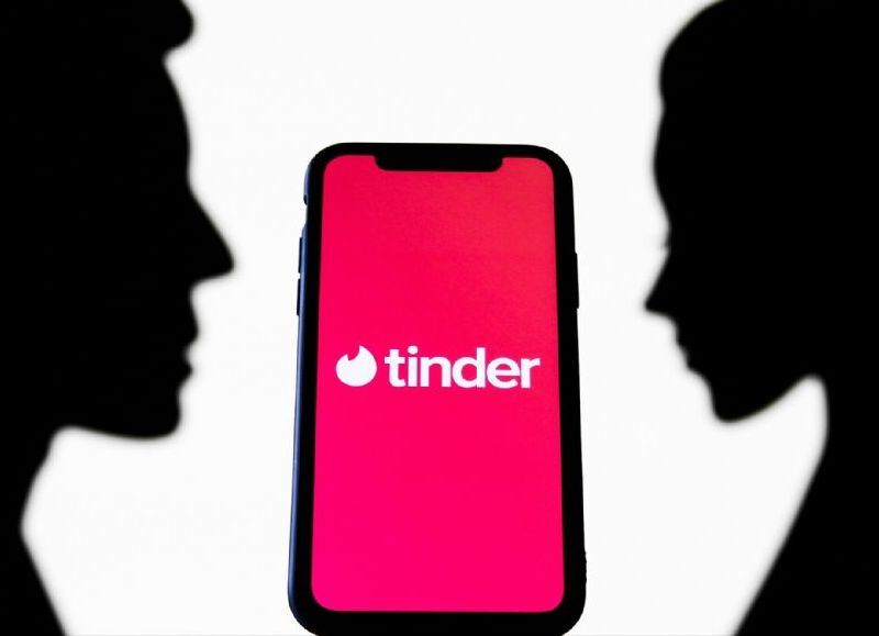 Un hombre de La Plata pactó una cita por Tinder, al llegar fue emboscado y le robaron todo