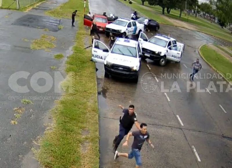 VIDEO | Detuvieron a cuatro peruanos dedicados a robar casas en La Plata tras una persecución