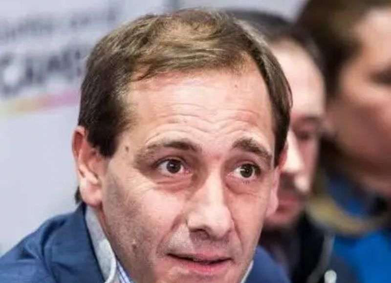 Calles oscuras y negocios turbios: vecinos de La Plata denuncian corrupción en luminarias