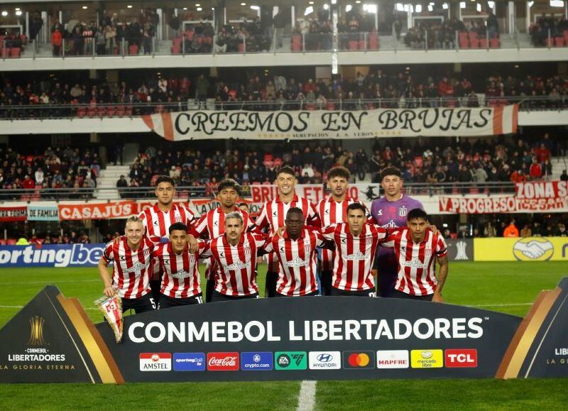 Estudiantes vence 2-0 a Carabobo y avanza en la Libertadores