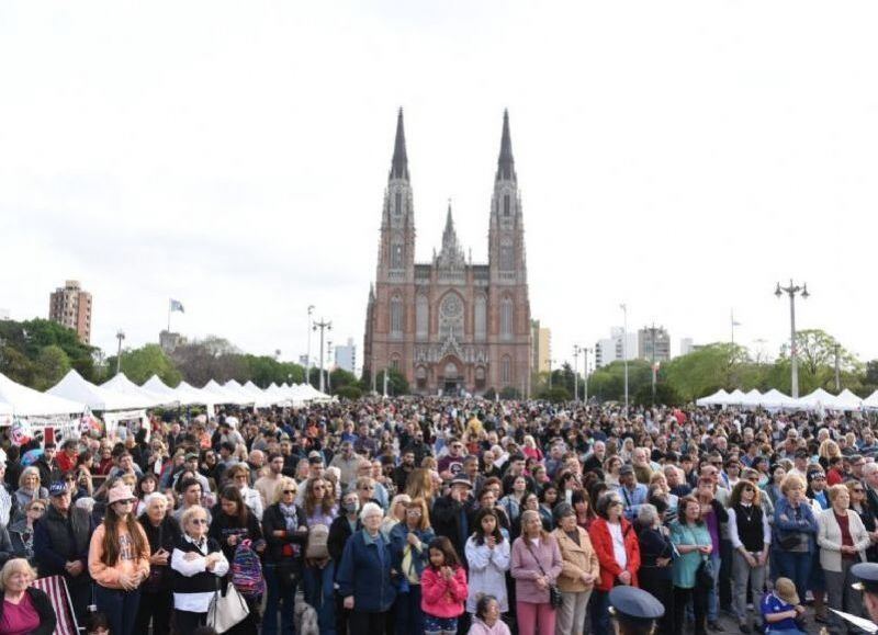 La Plaza Moreno vivirá un fin de semana a puro festejo con el Festival de Folklore y el Día del Niño