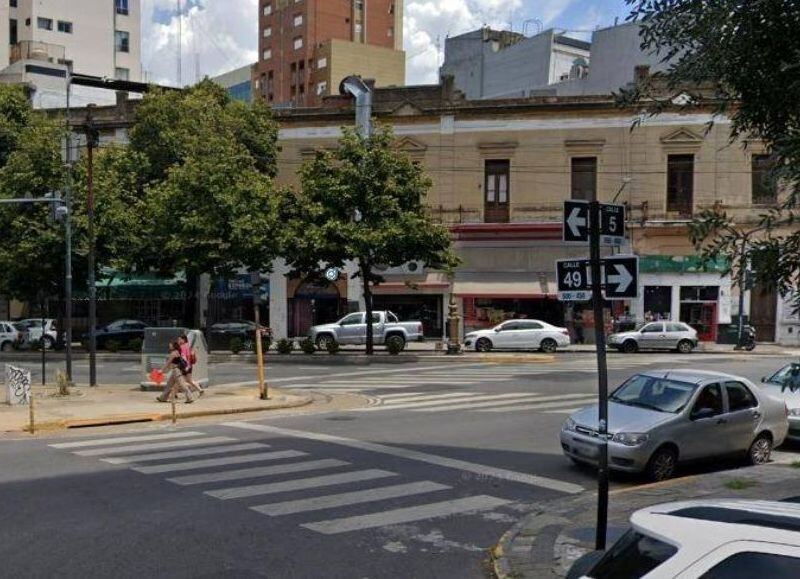 Indignación en La Plata: una jubilada de 80 años perdió una fortuna en un secuestro virtual a plena luz del día