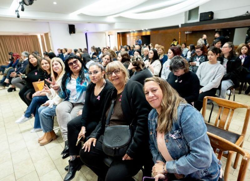 El SEOCA se sumó a la campaña Octubre Rosa y realizó una charla sobre la prevención del cáncer de mama