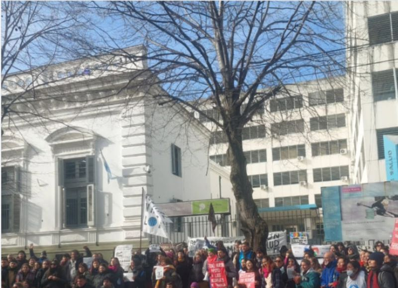 Becarios de Salud de PBA denuncian cinco años de precarización y reclaman el pase a planta