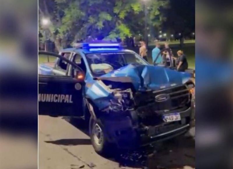 Patrullero de Secretaría de seguridad chocó contra un camión de Edesur en Parque Alberti: habrían apartado a la conductora