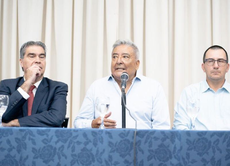 Rubén Ledesma y Capitanich encabezaron una charla con los empleados de comercio sobre la reforma laboral