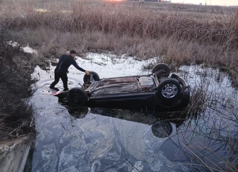 Una mujer de La Plata murió tras volcar con su auto en la Ruta 65: investigan cuándo ocurrió el accidente