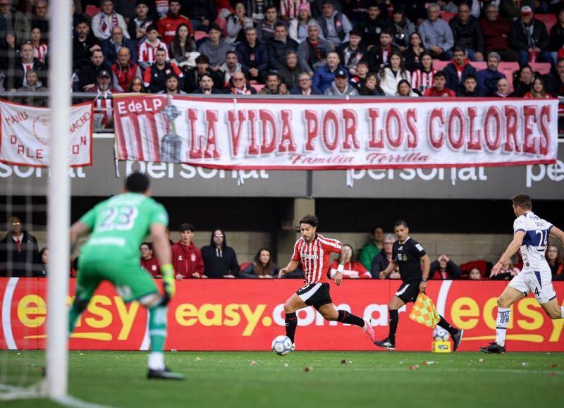 VIDEO | Estudiantes aplastó 4-0 a Gimnasia y se quedó con el clásico de La Plata