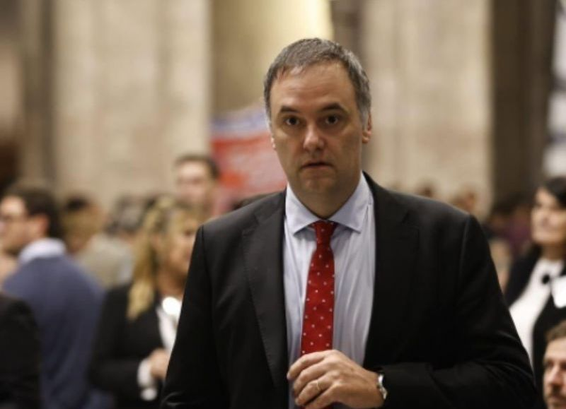 La Justicia le pidió explicaciones a Manuel Adorni por su patrimonio y quedó cerca de una posible indagatoria