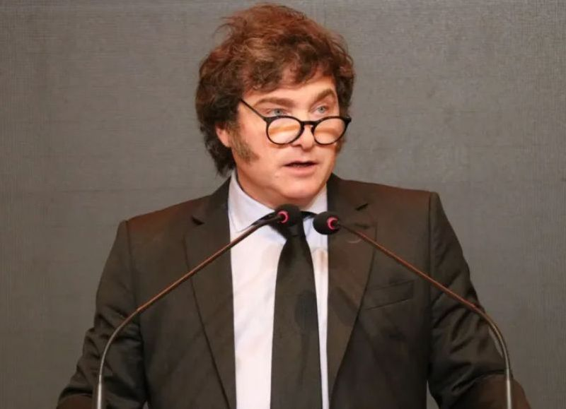 La de hacerse cargo no se la sabe: Javier Milei dijo que la gente se endeuda por culpa de la gestión anterior