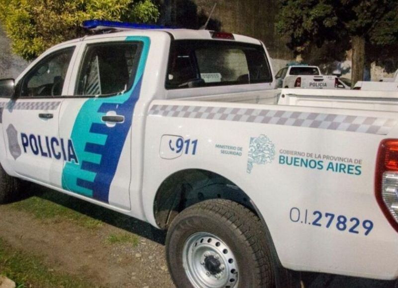 Motochorros armados intentaron asaltar a un policía en San Carlos y escaparon tras su reacción