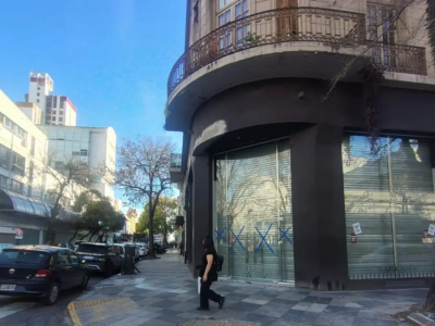 Máxima preocupación en La Plata: siguen bajando las persianas de comercios de ropa, electro y zapatos